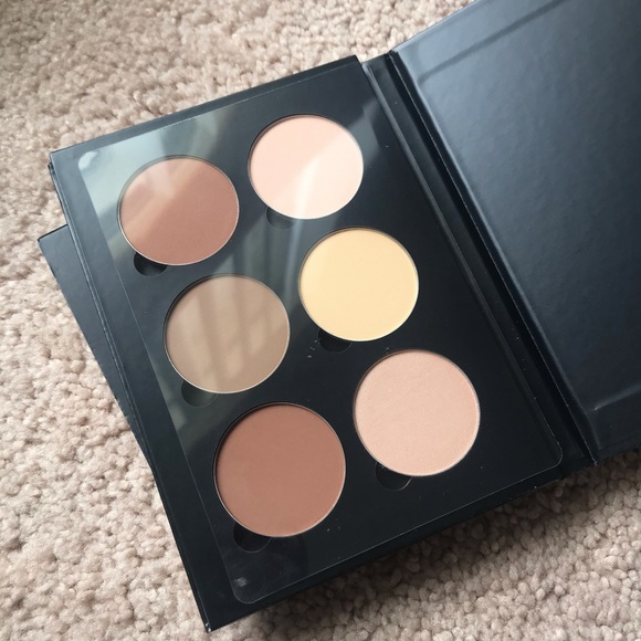 LIGHT TO MEDIUM ABH Contour Palette - Picture 6 of 7